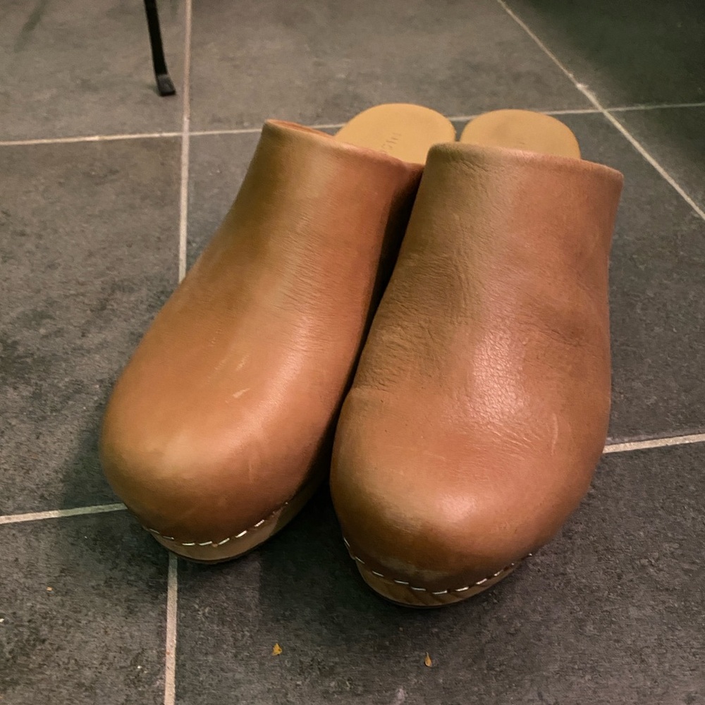 Nisolo Brown Leather all day Clogs 9.5